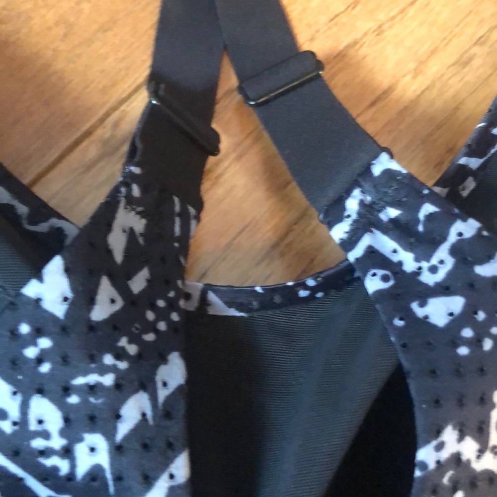 Victoria’s Secret sports bra - Picture 8 of 8